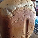 黒ごま黒みつパンの焼き上がり